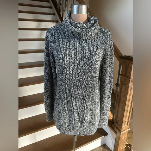 Abercrombie & Fitch Gray Marled Ribbed Turtleneck Longline Sweater Size Medium - Picture 2 of 7